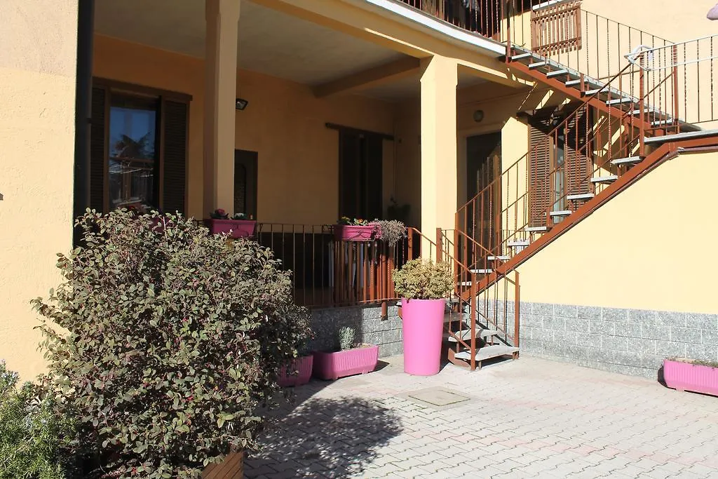 Il Cortile Di Laura Bed & Breakfast Busto Arsizio 0*,  Italy